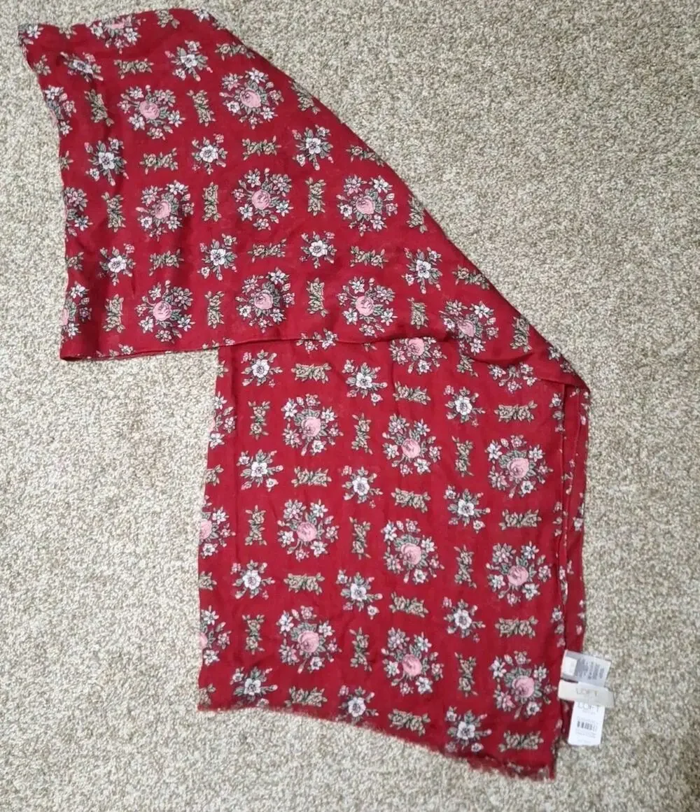NWT LOFT Floral Print Rectangular Scarf/Wrap 72